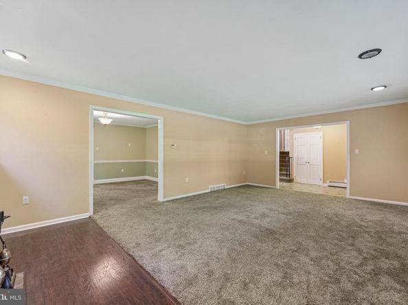 417 Toland Drive, Fort Washington PA 19034