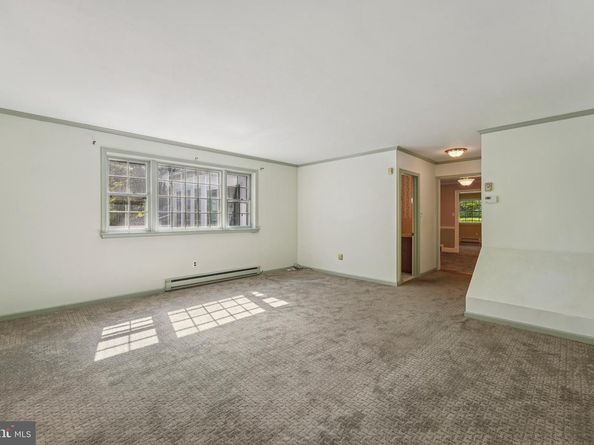 417 Toland Drive, Fort Washington PA 19034