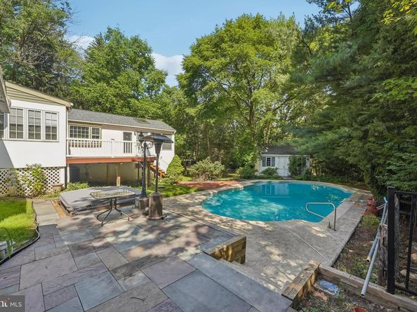 417 Toland Drive, Fort Washington PA 19034