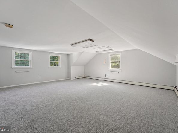 417 Toland Drive, Fort Washington PA 19034