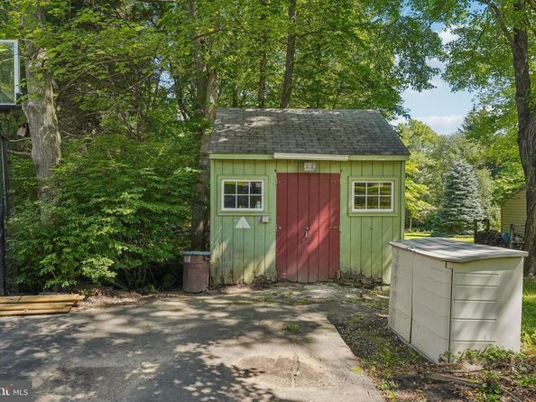 417 Toland Drive, Fort Washington PA 19034