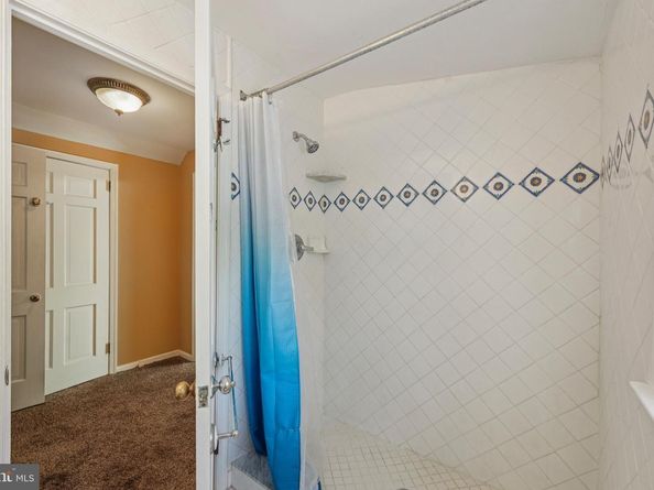 417 Toland Drive, Fort Washington PA 19034