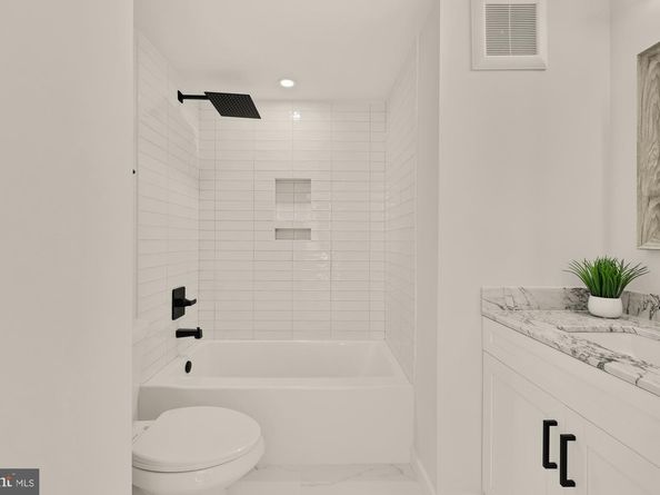 2610 41st Street NW 5, Washington DC 20007