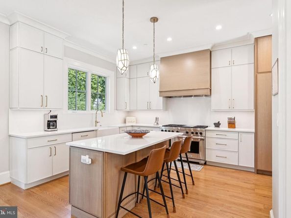 5537 Hawthorne Place NW, Washington DC 20016