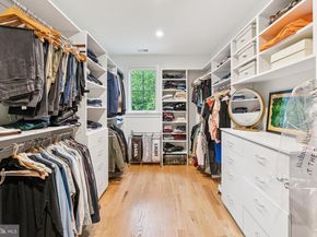 5537 Hawthorne Place NW, Washington DC 20016
