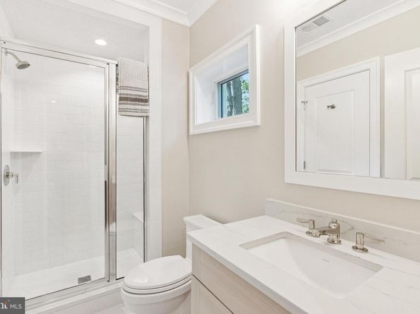5537 Hawthorne Place NW, Washington DC 20016