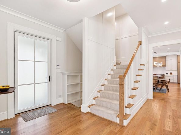 5537 Hawthorne Place NW, Washington DC 20016