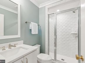 5537 Hawthorne Place NW, Washington DC 20016