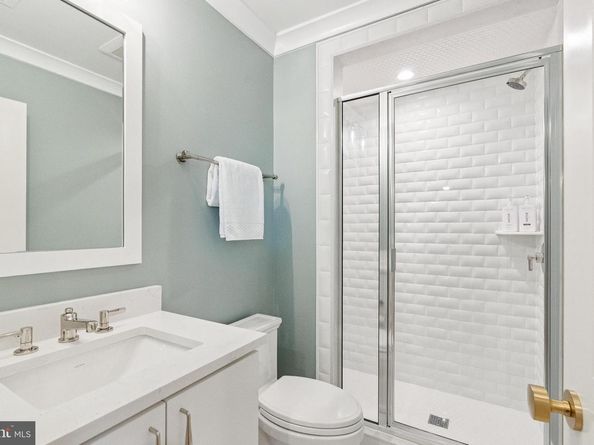 5537 Hawthorne Place NW, Washington DC 20016