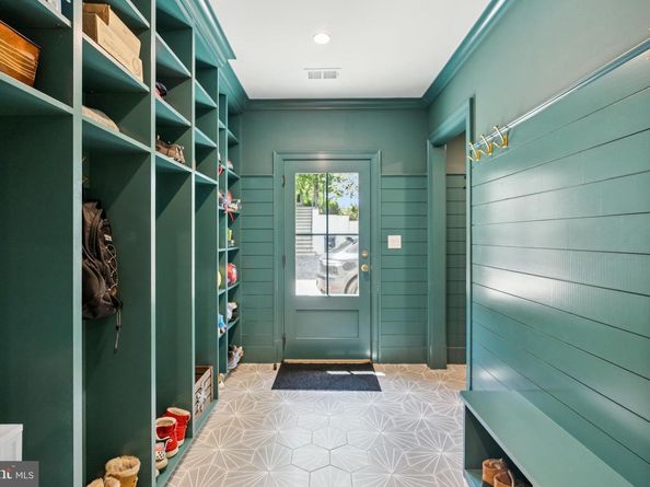 5537 Hawthorne Place NW, Washington DC 20016