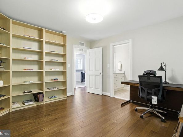 6838 Saint Albans Road, Mclean VA 22101