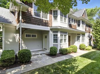 6838 Saint Albans Road