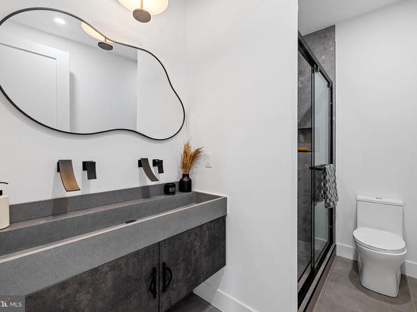 2035 Pierce Street, Philadelphia PA 19145