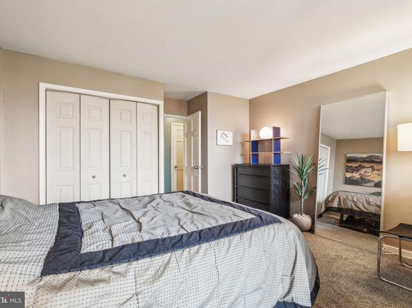 604 S Washington Square 1408, Philadelphia PA 19106