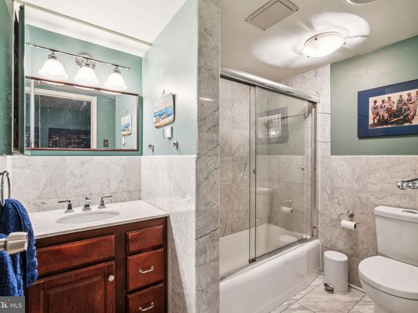 604 S Washington Square 1408, Philadelphia PA 19106