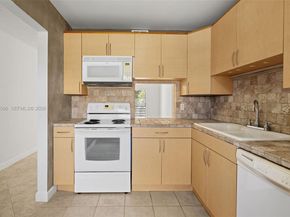 110 Lake Meryl Drive 216, West Palm Beach FL 33411