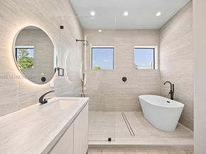 1135 NE 11th Avenue, Fort Lauderdale FL 33304