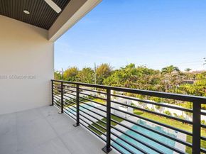 1135 NE 11th Avenue, Fort Lauderdale FL 33304