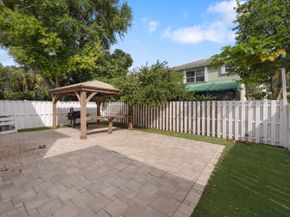 9859 NW 2nd Street, Plantation FL 33324