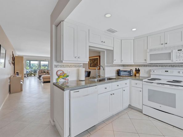 3001 Lincoln A 3001, Boca Raton FL 33434