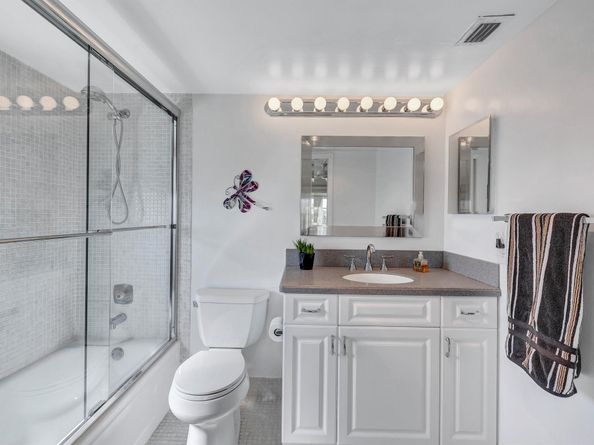 3001 Lincoln A 3001, Boca Raton FL 33434