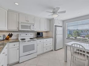 3001 Lincoln A 3001, Boca Raton FL 33434