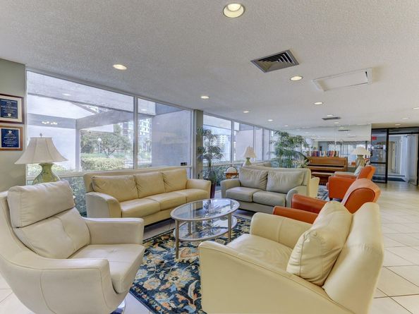2112 S Cypress Bend Dr 401, Pompano Beach FL 33069
