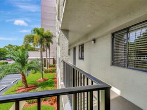 2112 S Cypress Bend Dr 401, Pompano Beach FL 33069