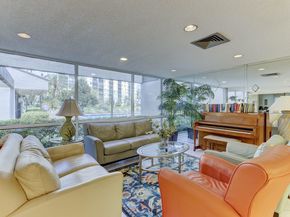 2112 S Cypress Bend Dr 401, Pompano Beach FL 33069