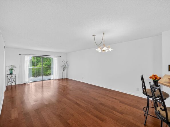 2112 S Cypress Bend Dr 401, Pompano Beach FL 33069