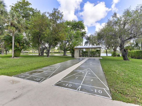 2112 S Cypress Bend Dr 401, Pompano Beach FL 33069