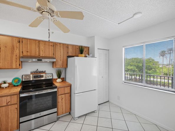 2112 S Cypress Bend Dr 401, Pompano Beach FL 33069
