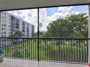 2112 S Cypress Bend Dr 401, Pompano Beach FL 33069