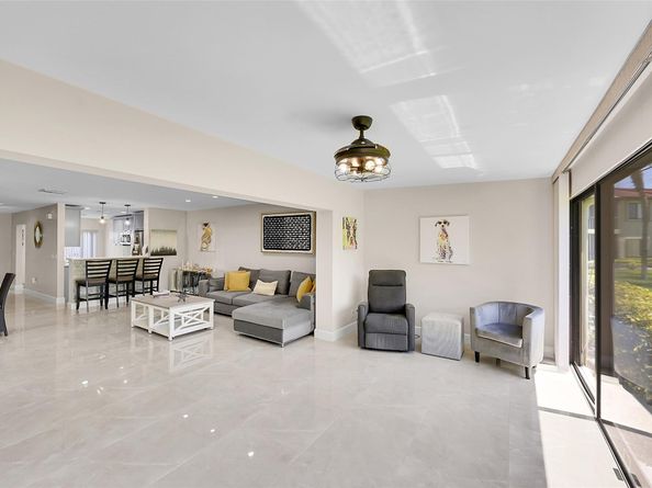 21207 Lago Cir D, Boca Raton FL 33433