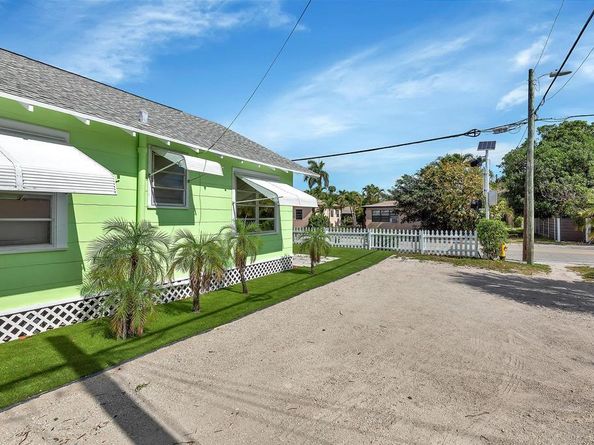 713 10th Avenue N, Lake Worth Beach FL 33460