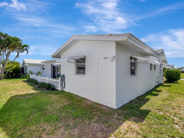 2115 SW 22nd Street, Boynton Beach FL 33426