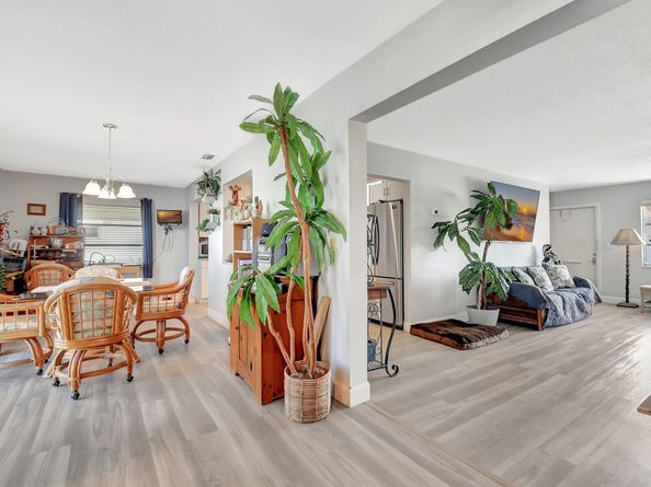 2115 SW 22nd Street, Boynton Beach FL 33426