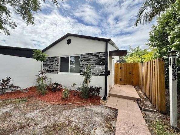 1621-1623 NE 16th Ter, Fort Lauderdale FL 33305