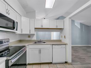 3083 N Oakland Forest Dr 302, Oakland Park FL 33309