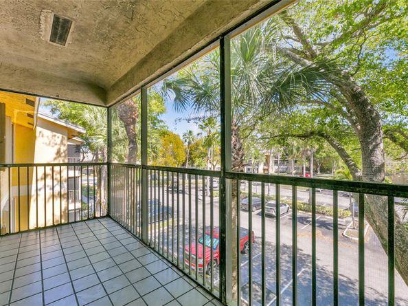 3083 N Oakland Forest Dr 302, Oakland Park FL 33309