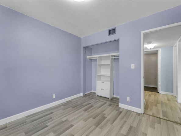 3083 N Oakland Forest Dr 302, Oakland Park FL 33309