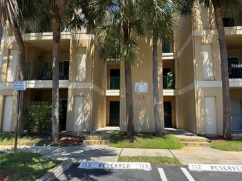 733 Riverside Dr