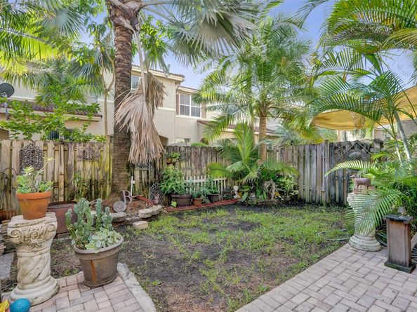 219 Riverwalk Cir 219, Sunrise FL 33326
