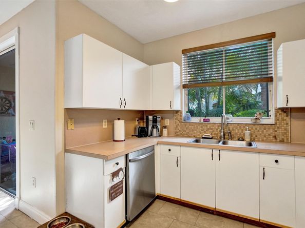 219 Riverwalk Cir 219, Sunrise FL 33326