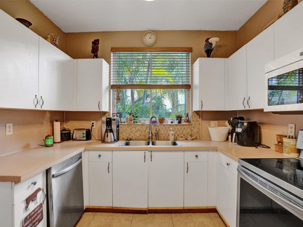 219 Riverwalk Cir 219, Sunrise FL 33326