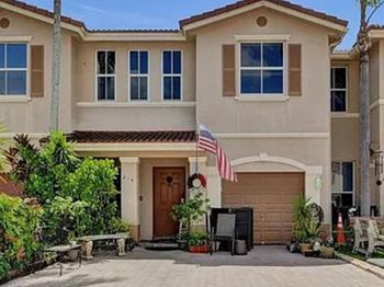 219 Riverwalk Cir