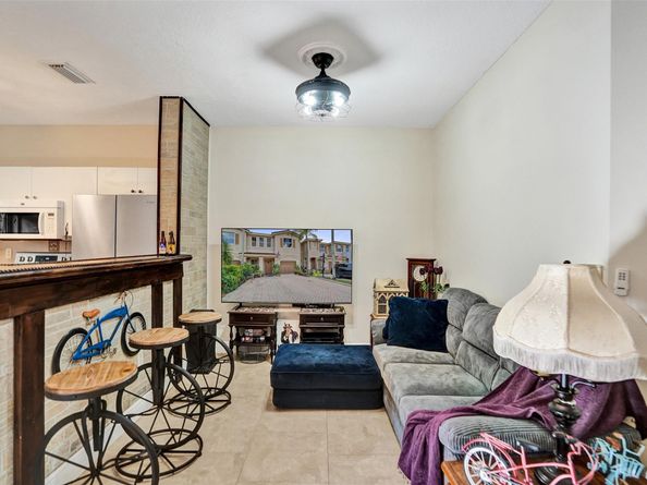 219 Riverwalk Cir 219, Sunrise FL 33326