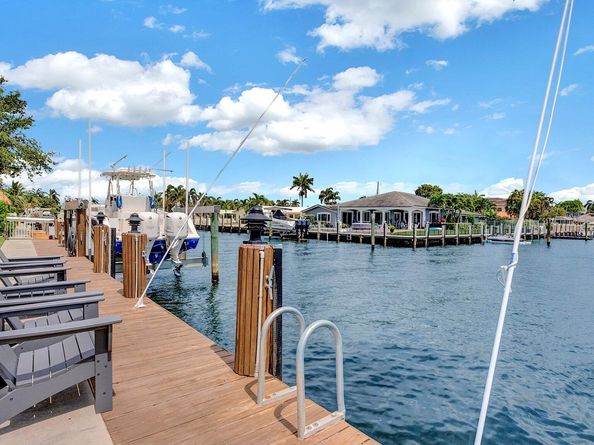 2739 NE 10 Street, Pompano Beach FL 33062