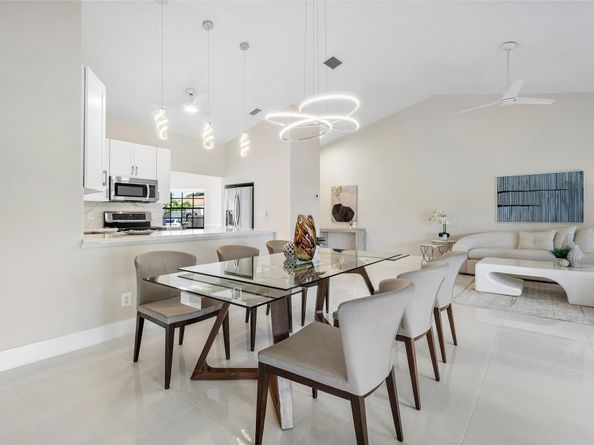 5794 Parkwalk Cir, Boynton Beach FL 33472