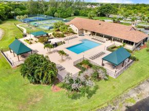 5794 Parkwalk Cir, Boynton Beach FL 33472